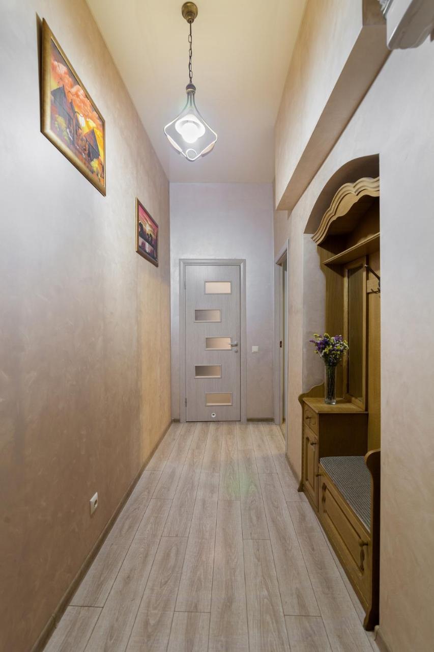 Ferienwohnung Friends House On Square Rynok Lemberg Exterior foto