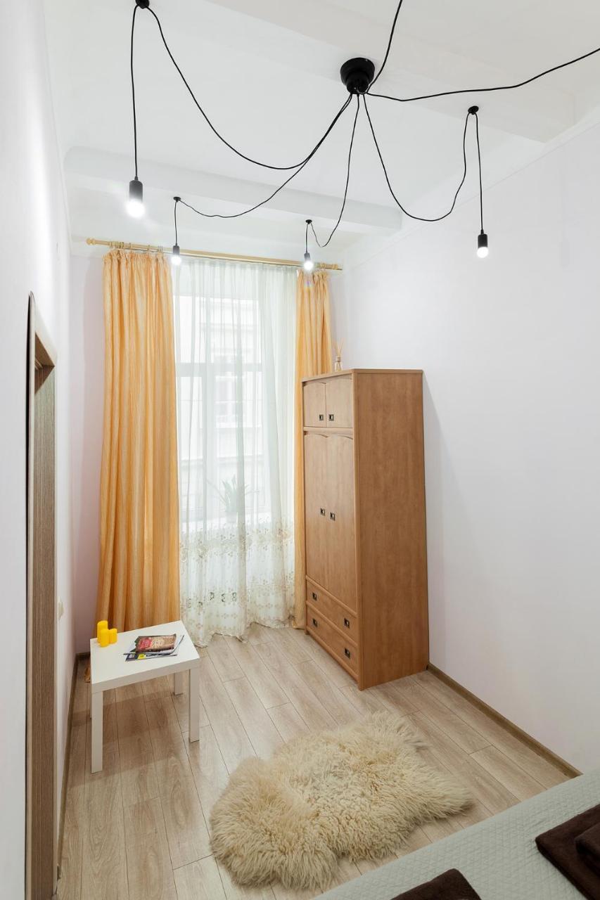 Ferienwohnung Friends House On Square Rynok Lemberg Exterior foto