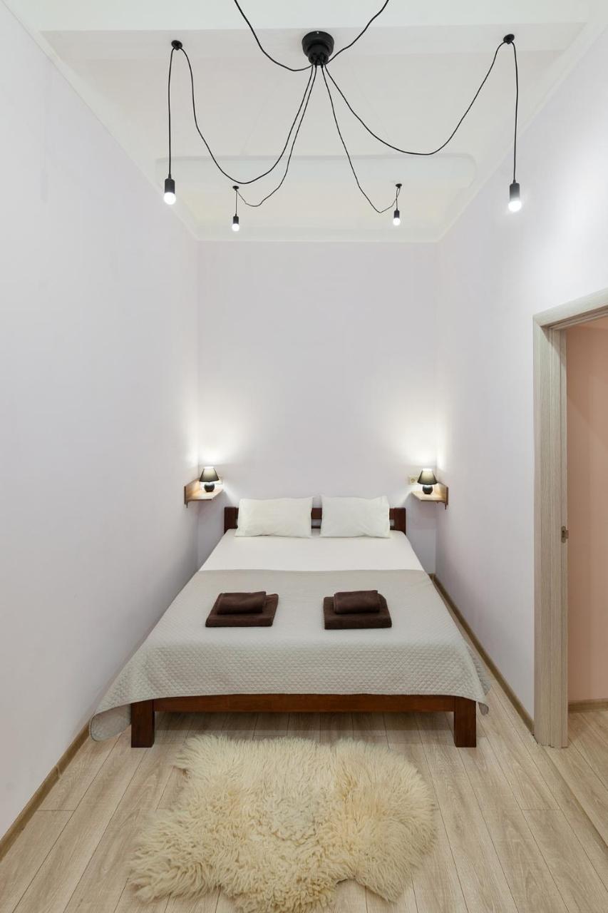 Ferienwohnung Friends House On Square Rynok Lemberg Exterior foto